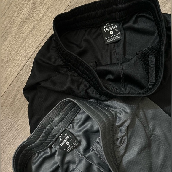 NWOT Nike Basketball Shorts Grey and Black Boys, Size M 10-12 - Picture 4 of 4